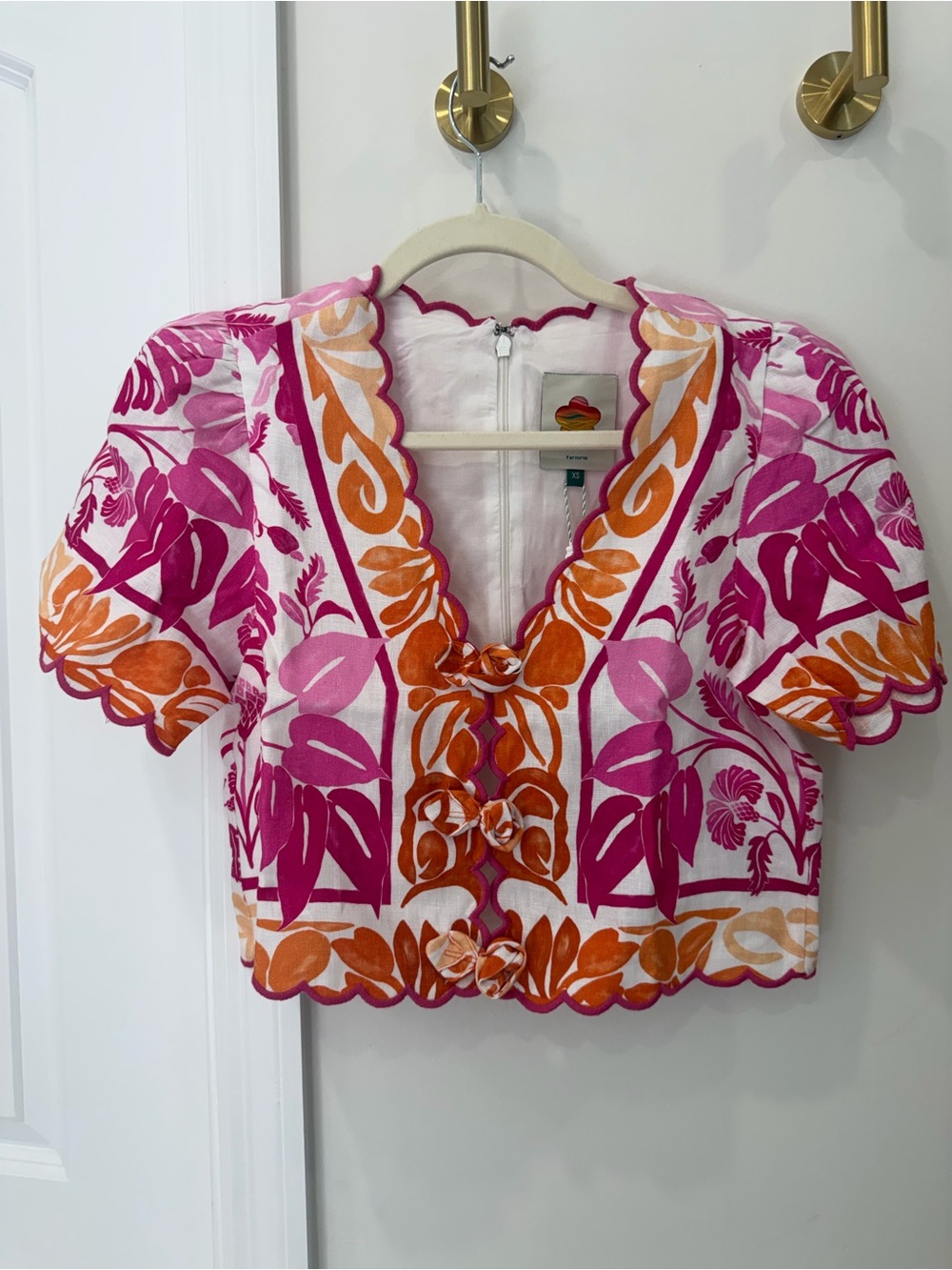 FARM Rio Pink & Orange Floral V-Neck Crop Top NWT - Picture 7 of 7
